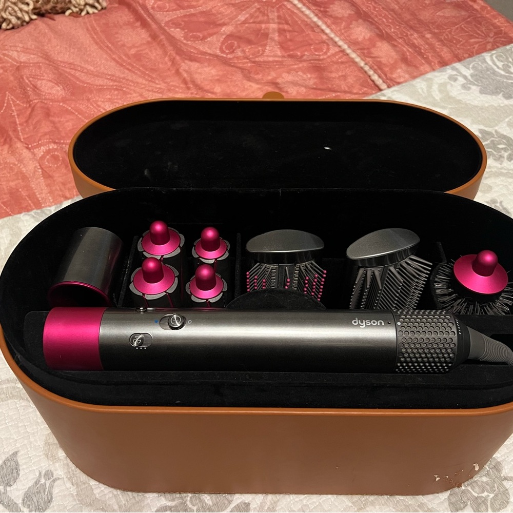 Dyson Airwrap Styler - complete set with case